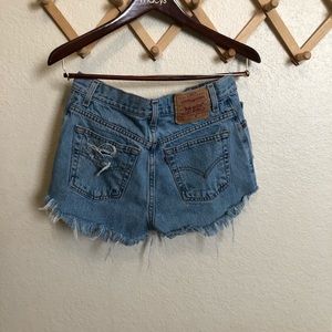 VINTAGE LEVI SHORTS